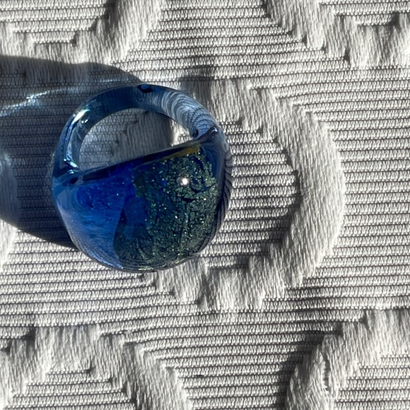 Murano glass ring (6.5) in blue with silver & gold accents. - Picture 7 of 11